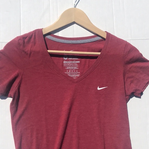 SOLD🛑🛑🛑Nike Brick Red V-Neck Slim Fit Tee Shirt - Picture 3 of 7